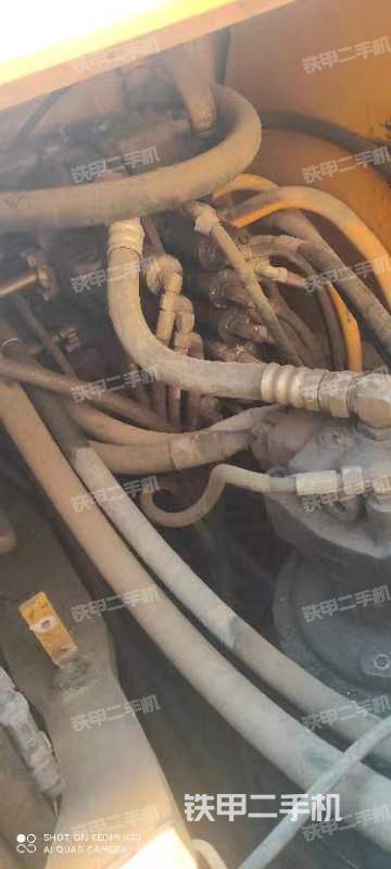 液压泵舱室正面整体（整机外观）