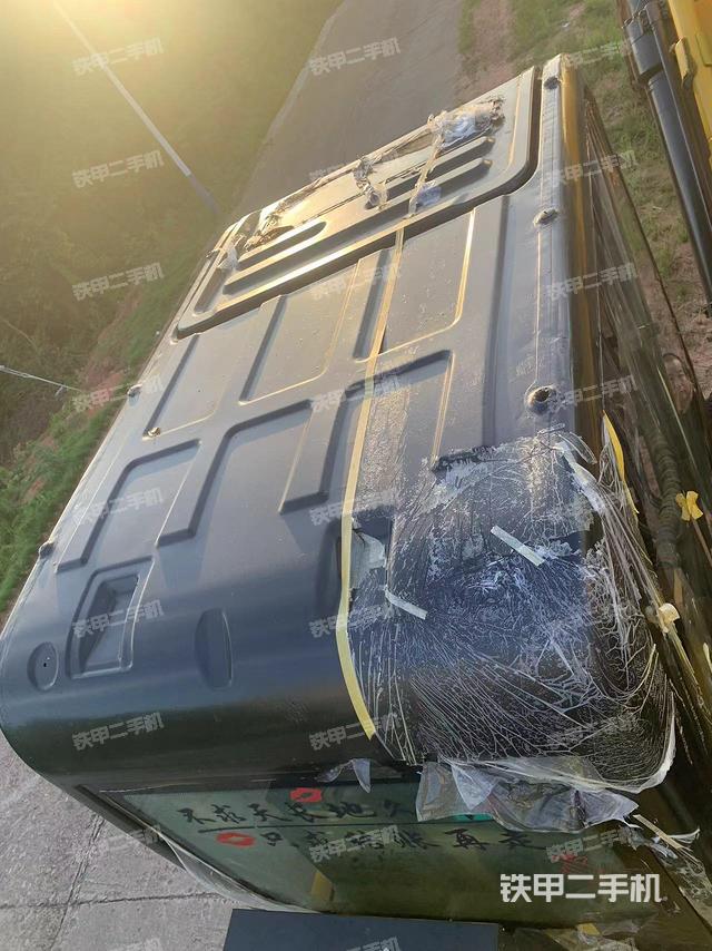 驾驶室顶部（整机外观）