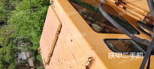 驾驶室顶部（整机外观）