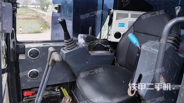 驾驶室整体（整机外观）