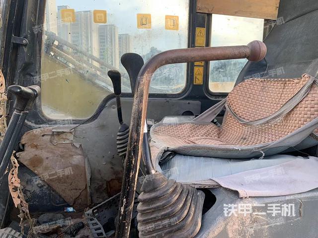 驾驶室整体（整机外观）