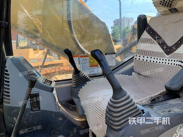 驾驶室整体（整机外观）