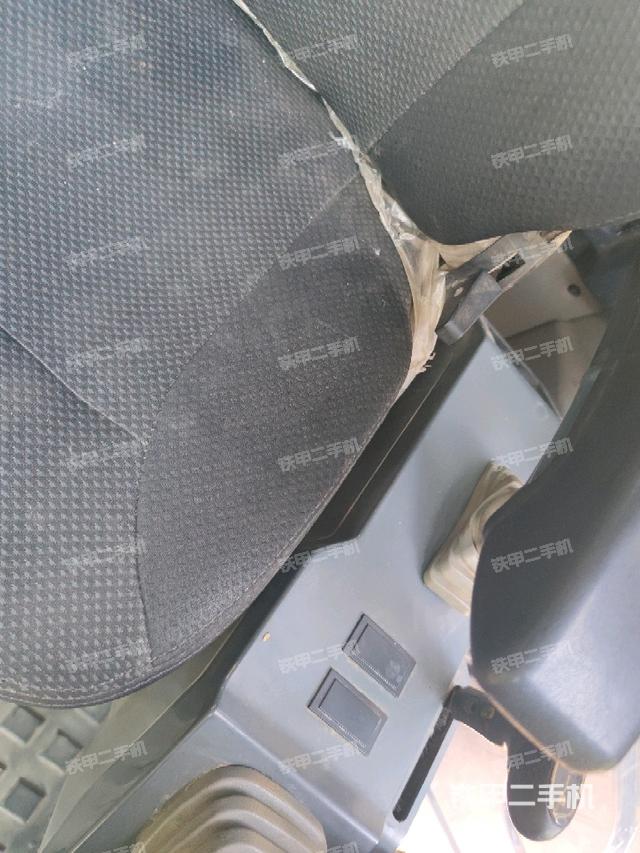 座椅左側(cè)控制臺(tái)/音響/含左手柄（駕駛室部分）