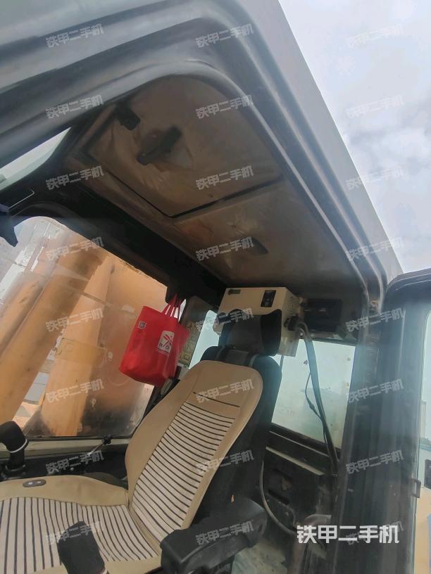 后窗玻璃角标（驾驶室部分）