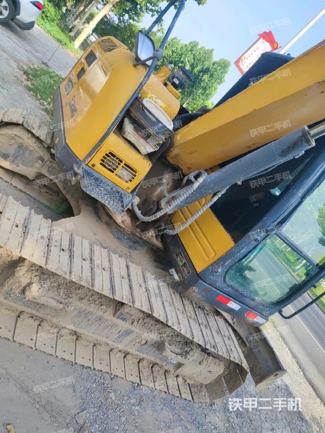 轉(zhuǎn)盤和下車架正前（工作和回轉(zhuǎn)裝置）