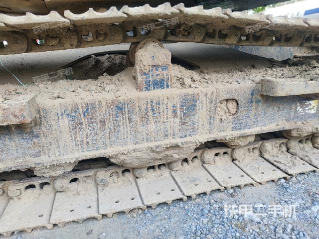 右側(cè)履帶整體?（行走機(jī)構(gòu)）