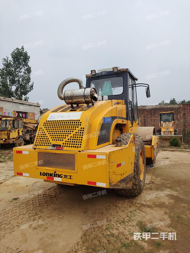 整机右后45°（设备外观及核心部件）