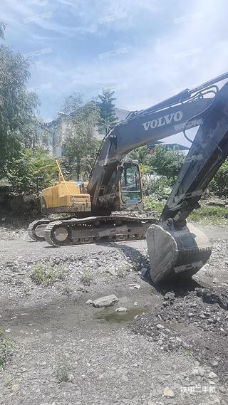 安康市出售 沃尔沃 EC210B 挖掘机