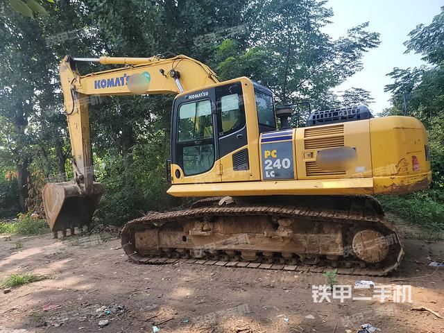 小松PC240LC-8M0挖掘机