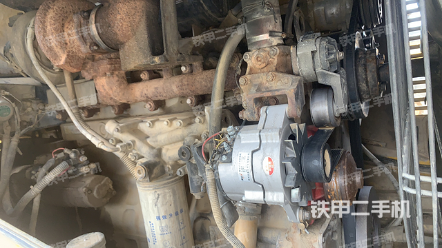 发动机左侧（整机外观及大件）