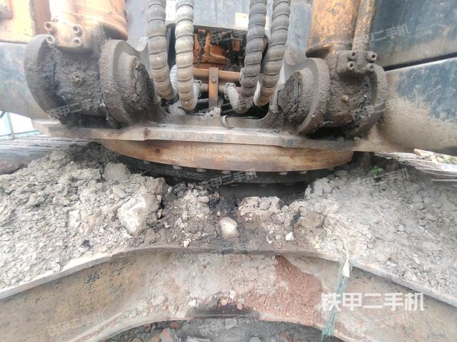 转盘和下车架正前（工作和回转装置）