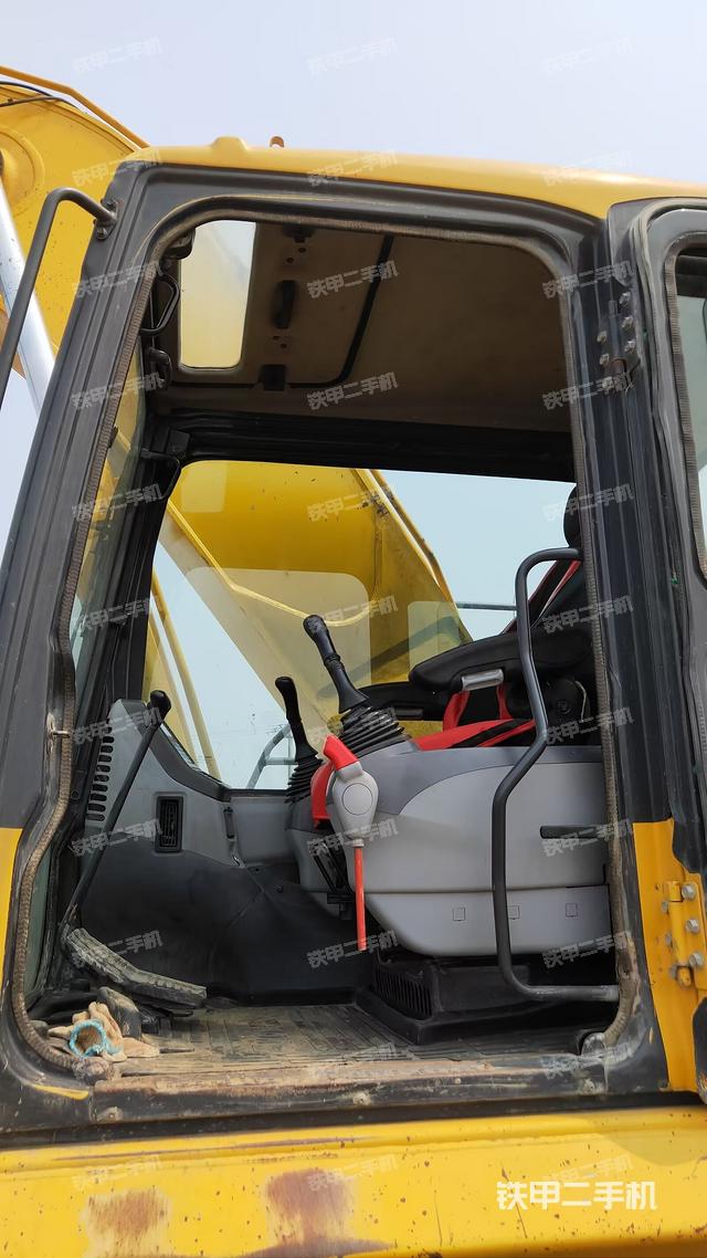 驾驶室整体（整机外观）