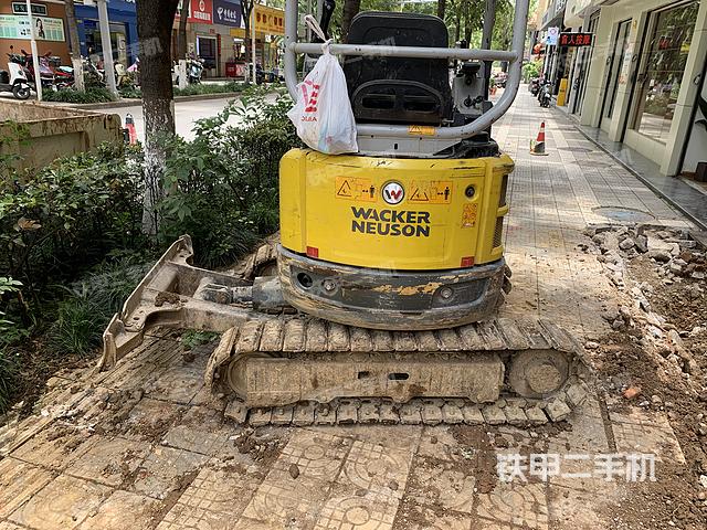 单侧履带整体（整机外观）