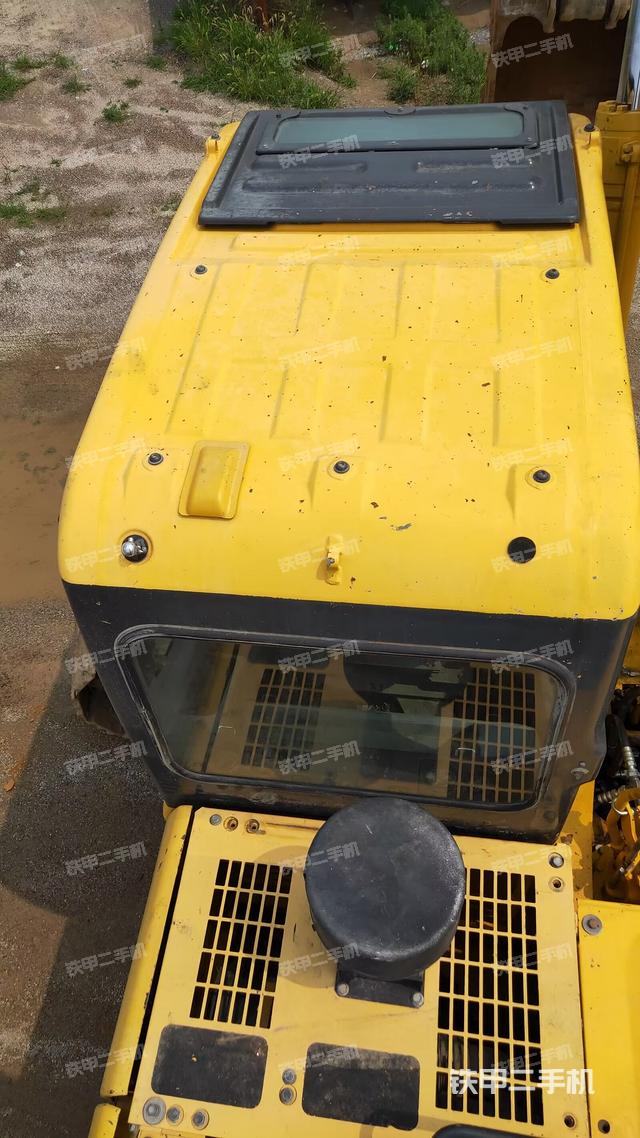 驾驶室顶部（整机外观）