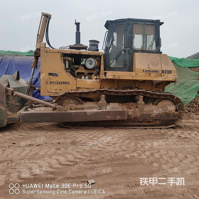 整机右后45°（设备外观及核心部件）