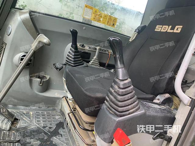 驾驶室整体（整机外观）