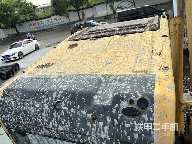 驾驶室顶部（整机外观）