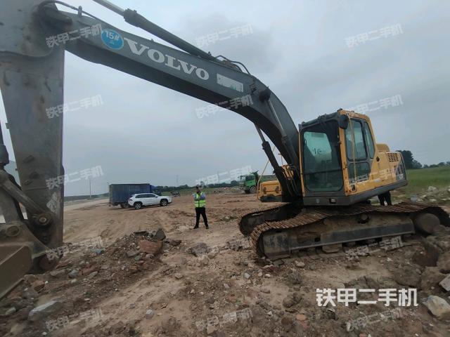 沃尔沃EC210B挖掘机
