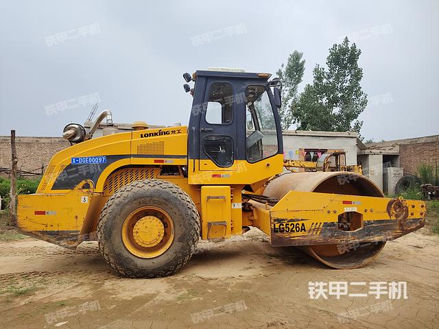 整机右侧（设备外观及核心部件）