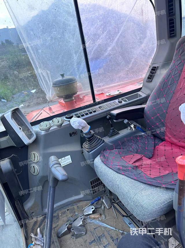 驾驶室整体（整机外观）