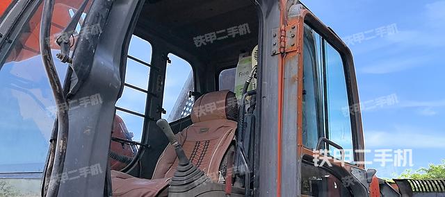 驾驶室整体（整机外观）