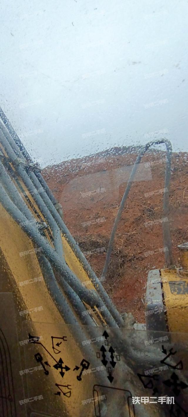 驾驶室顶部（整机外观）