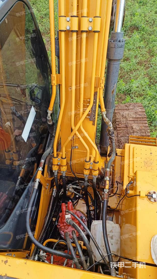 驾驶室整体（整机外观）