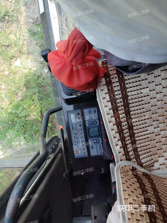 座椅左側(cè)控制臺(tái)/音響/含左手柄（駕駛室部分）