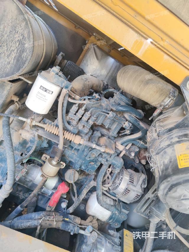 發(fā)動(dòng)機(jī)室（上車部件）