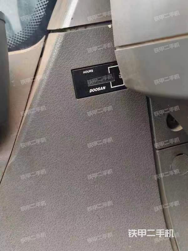 驾驶室整体（整机外观）