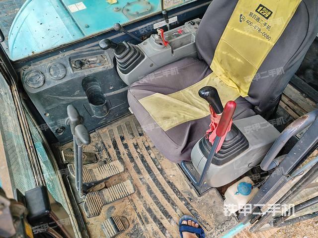 驾驶室整体（整机外观）