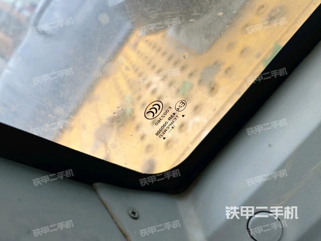 后窗玻璃角標(biāo)（駕駛室部分）