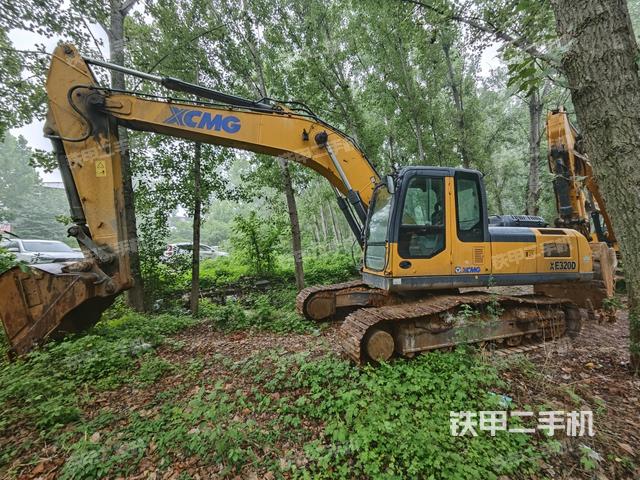 徐工XE240D挖掘機(jī)