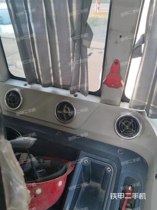 后窗玻璃角標(biāo)（駕駛室部分）