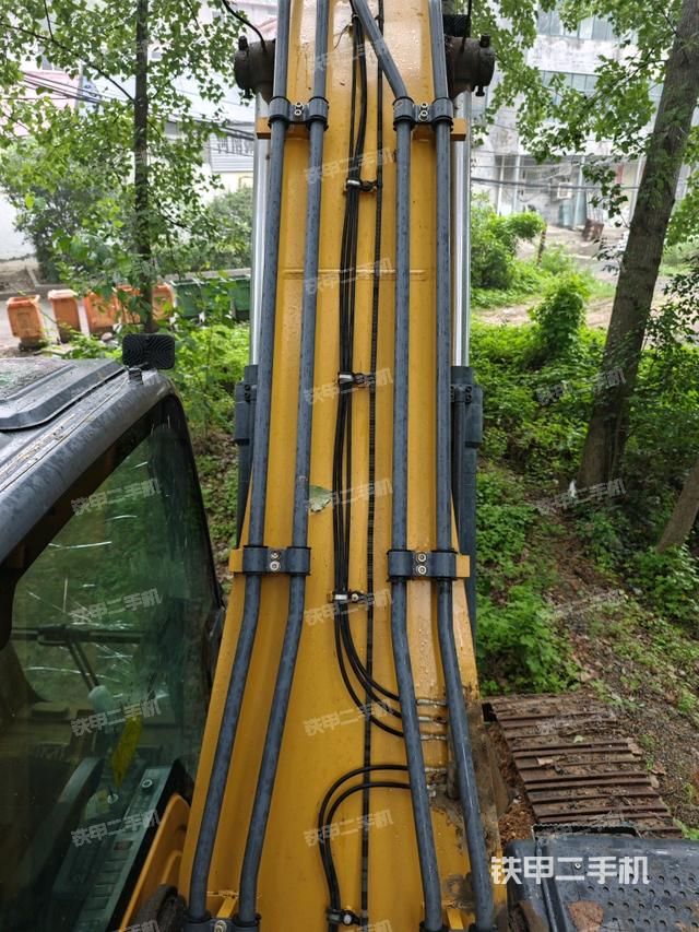 大臂背部俯視（工作和回轉(zhuǎn)裝置）