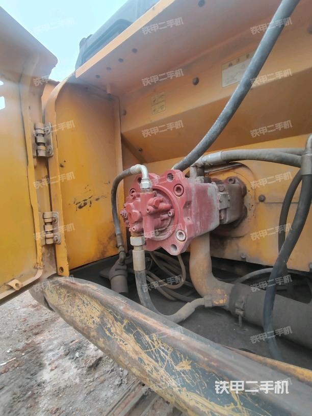 液压泵斜45 左（大件舱室）