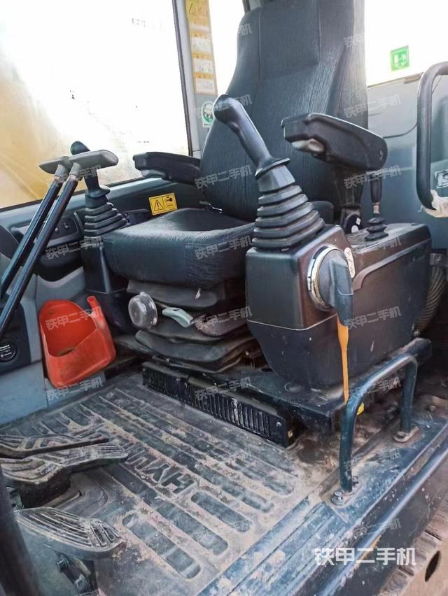 驾驶室整体（整机外观）