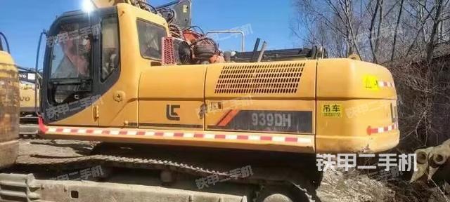 驾驶室顶部（整机外观）