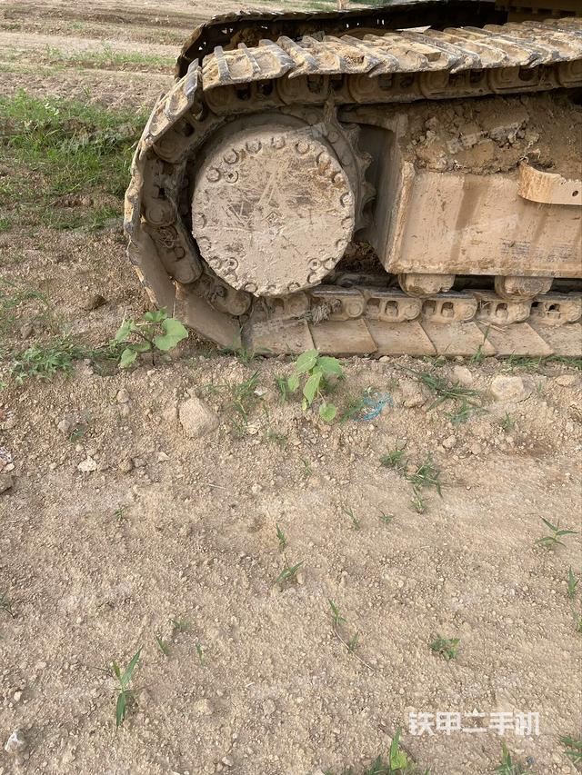 左驅(qū)動輪（行走機(jī)構(gòu)）