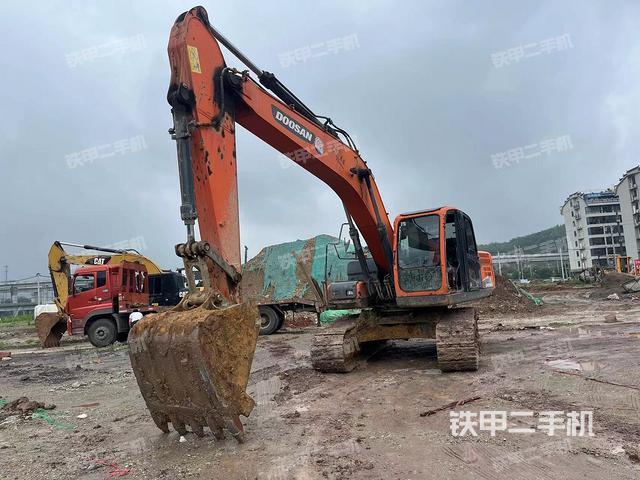 斗山DX215-9C挖掘机