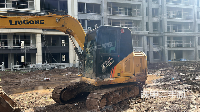 驾驶室整体（整机外观）