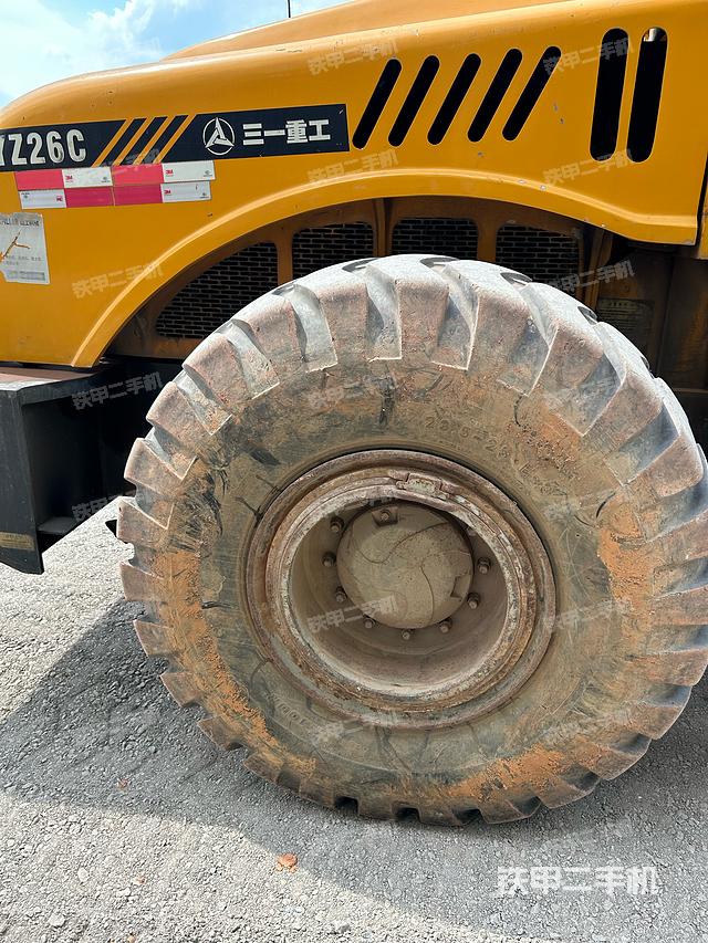 整机右侧（设备外观及核心部件）