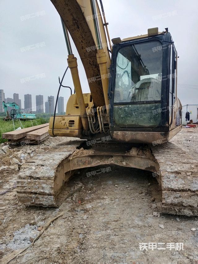 驾驶室整体（整机外观）