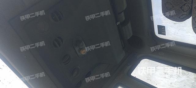 驾驶室顶部（整机外观）