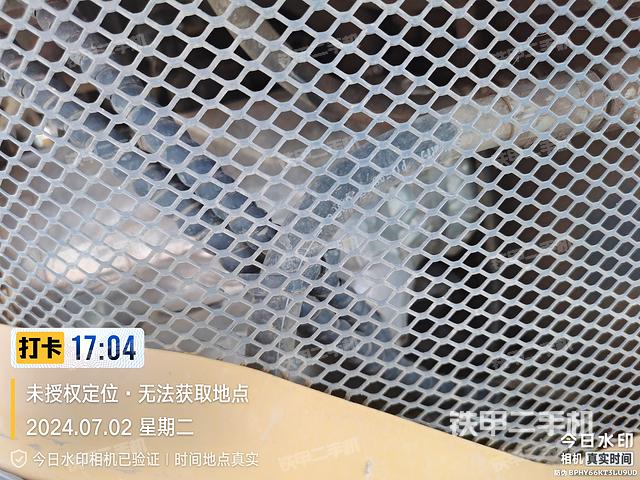 液压泵舱室正面整体（整机外观）