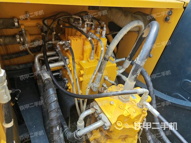 回轉(zhuǎn)馬達（上車部件）