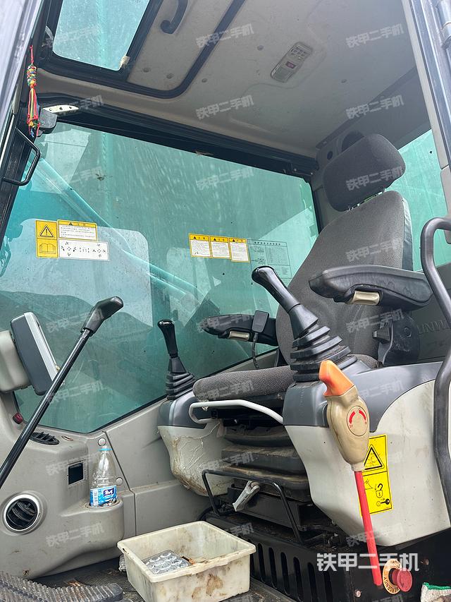 驾驶室整体（整机外观）