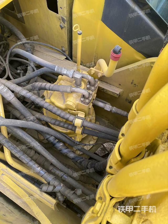 回轉(zhuǎn)馬達(dá)（上車部件）