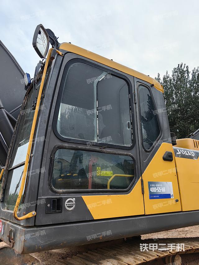 驾驶室整体（整机外观）