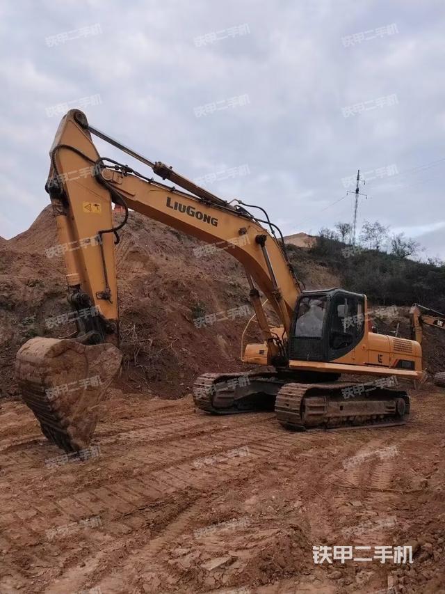 驾驶室整体（整机外观）